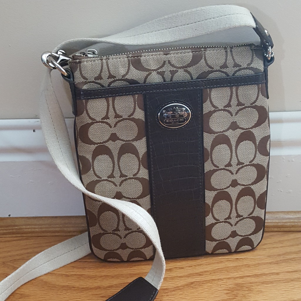 Coach Signature Singpack Crossbody Bag